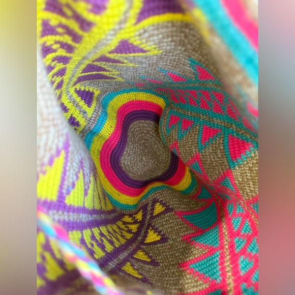 Wayuu bag hand-woven by members of the Colombian Indigenous Tribe NEW - Picture 3 of 6